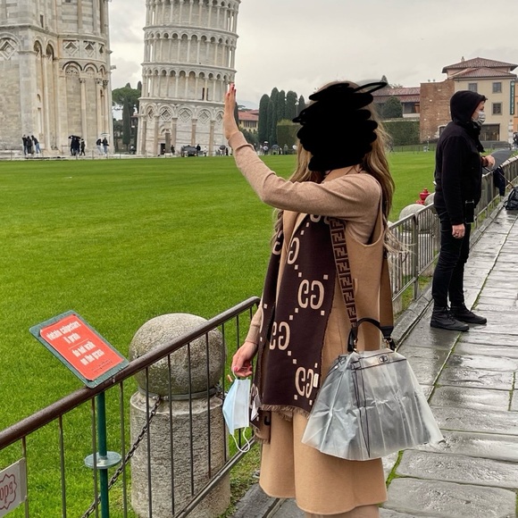 FENDI PEEKABOO Soft black nappa leather, medium size, whipstitch edge. - Picture 15 of 15